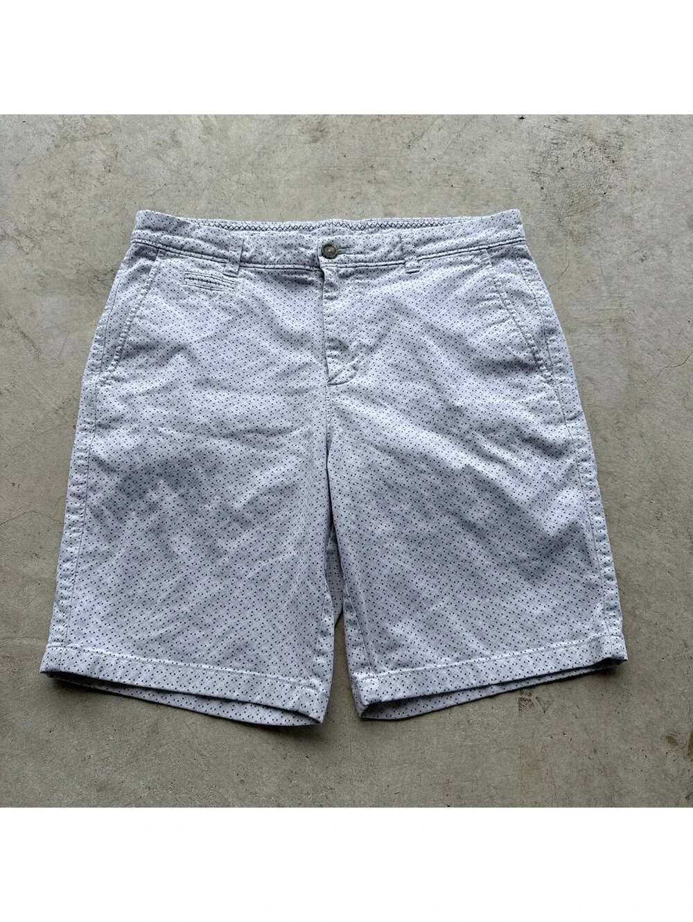 Johnnie-O Shorts Mens 33 Blue White Golf Print Chino 9 Inseam Casual
